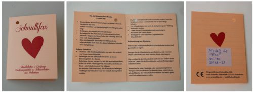 dreigeteiltes Bild eines Beipackzettels - Vorderseite, Innenteil und Rückseite. Mit Warnhinweise Schnullerkette, Gebrauchs- und Reinigungsanleitung