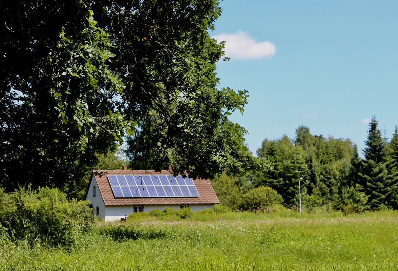 Landhaus feinslieb mit Solarpaneelen