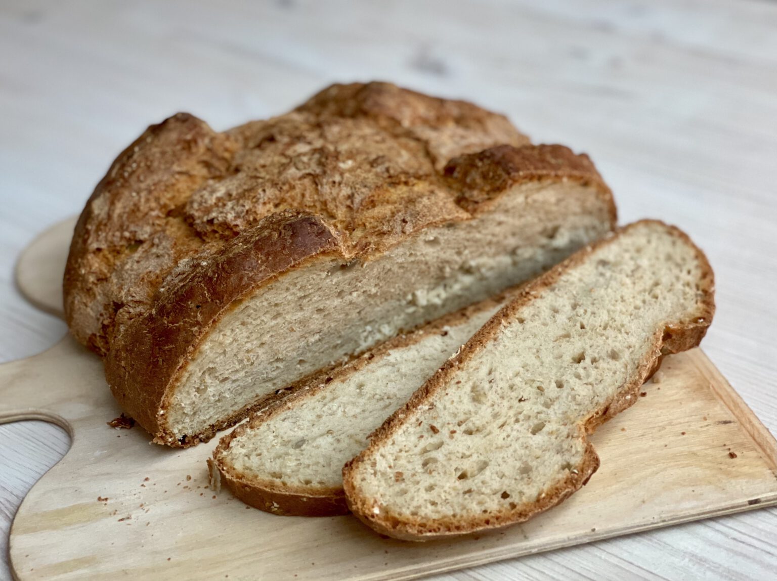 Einfaches Brot backen: Knuspriges Haferflocken-Quark-Brot (Anfängerbrot ...