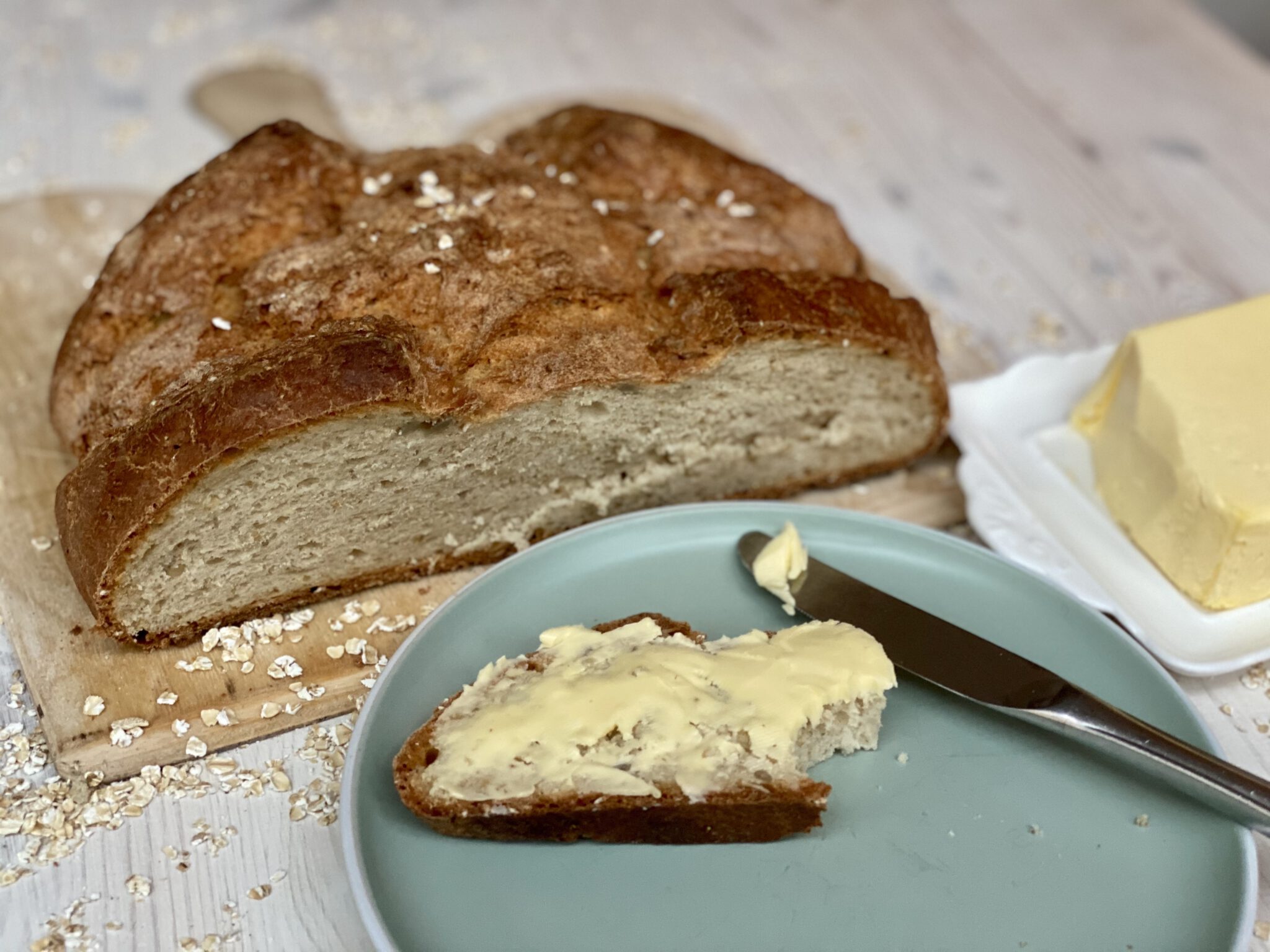 Einfaches Brot Backen: Knuspriges Haferflocken-Quark-Brot (Anfängerbrot ...