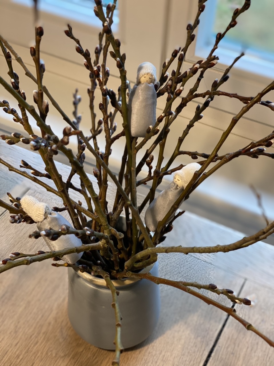 Wie Lange Halten Weidenkätzchen In Der Vase Weidenkätzchen-Blumenkinder Anleitung: Idee für den Jahreszeitentisch