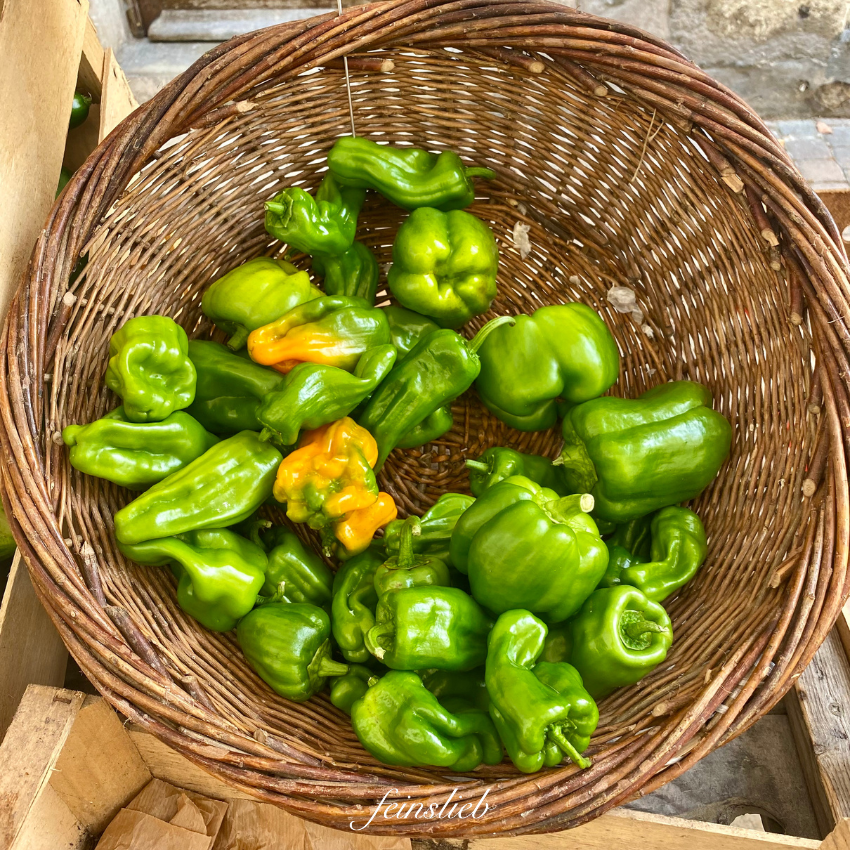 Paprika in Korb
