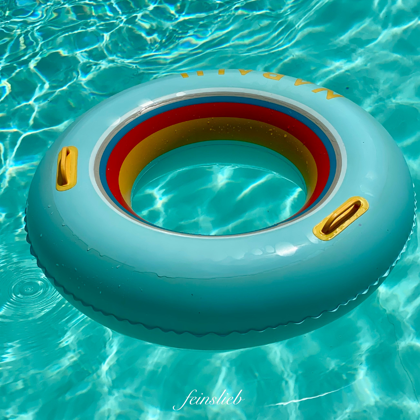 Schwimmring im Pool